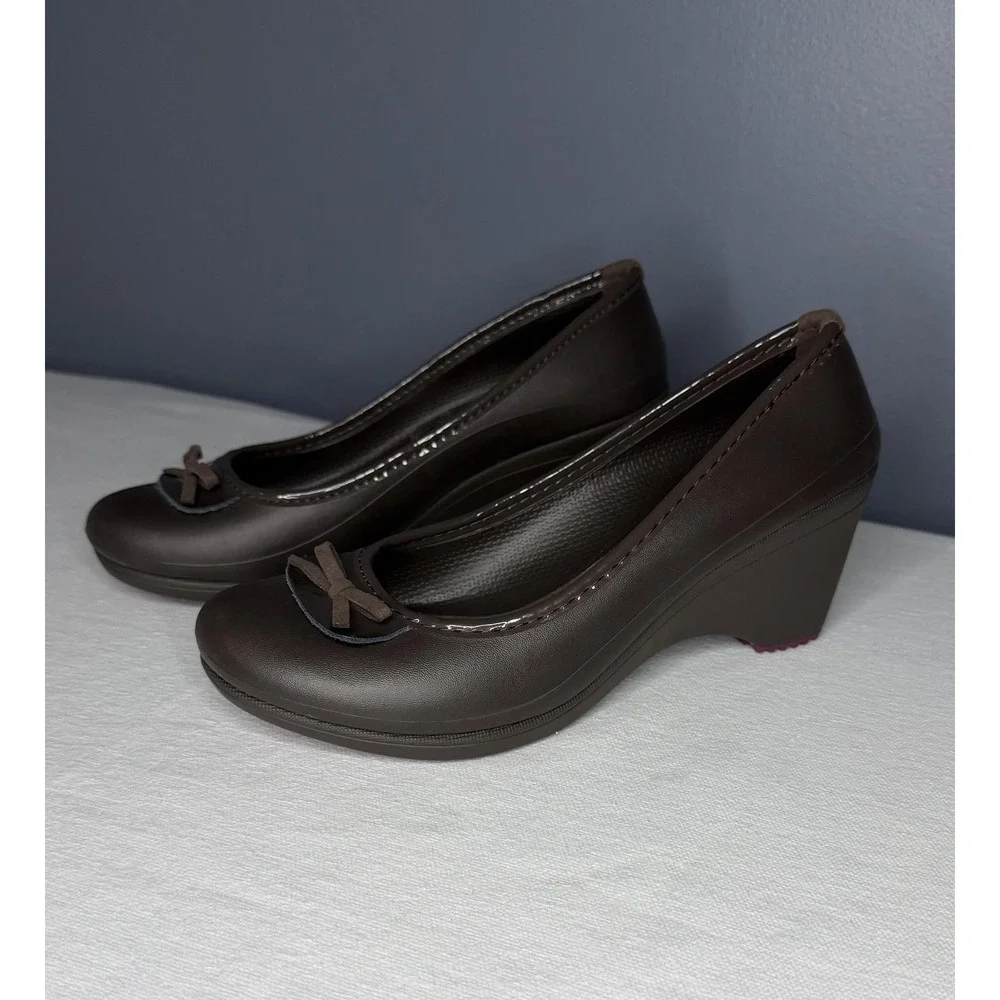 Crocs Shoes Womens 7 Brown Bow Wedge Pump Comfort Lightweight Slip On Heels